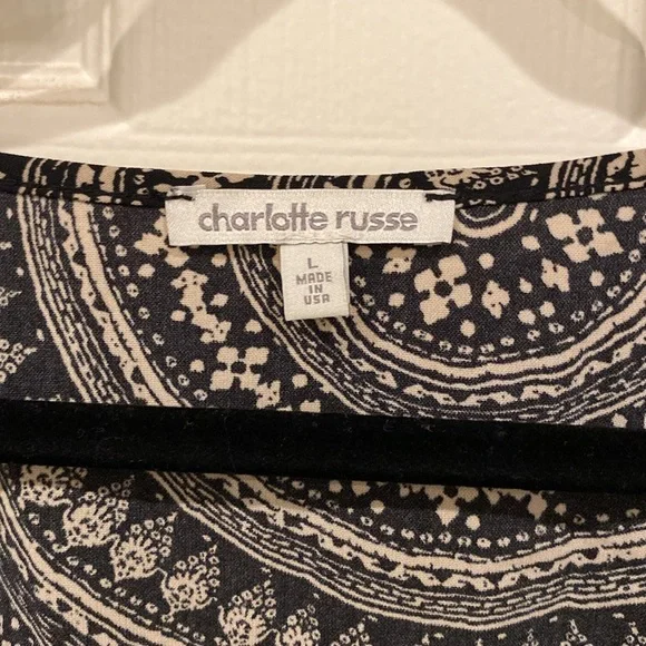 Black & White, Bell-Bottom Sleeve Romper from Charlotte Russe, size L - Picture 3 of 10